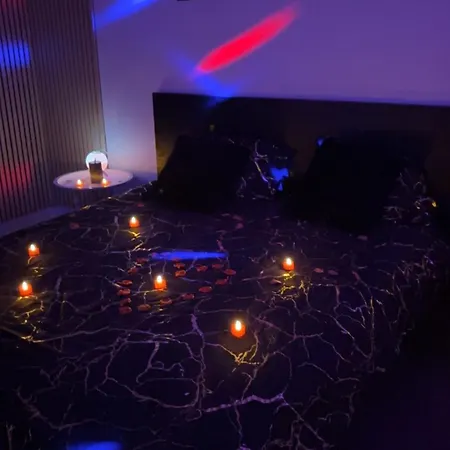 La Gold Jacuzzi
