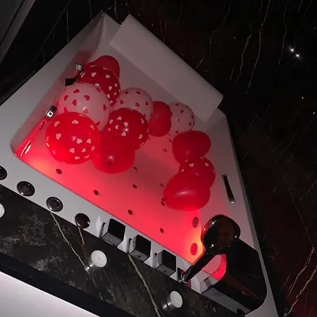 La Gold Jacuzzi Appartement